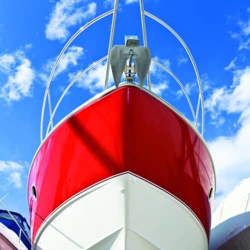 Strip paint and antifouling on our boat